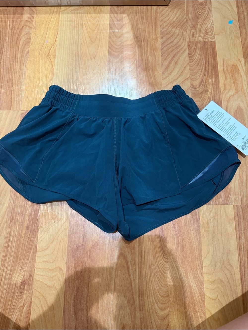 NWT Lululemon Hotty Hot LR Lined Shorts